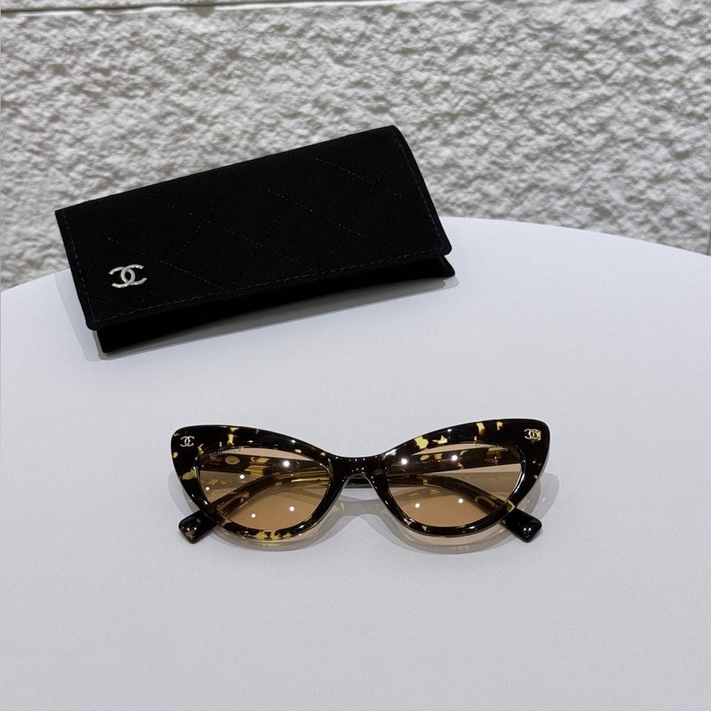 Chanel Upturned Cat-Eyed Sunglasses - Picture 2 of 7